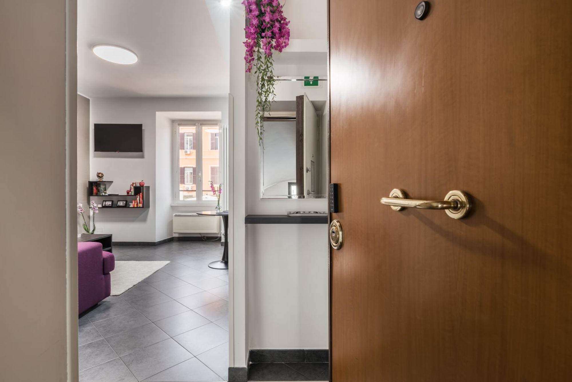 San Giovanni Apartment *